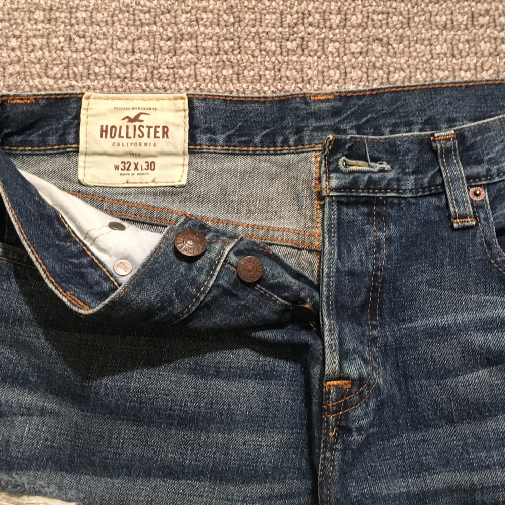 Hollister distressed jeans 32 x 30